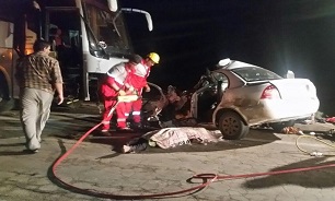 ۴ عضو یک خانواده بر اثر برخورد اتوبوس و خودروی سواری در محور فردوس دیهوک کشته شدند+ تصاویر