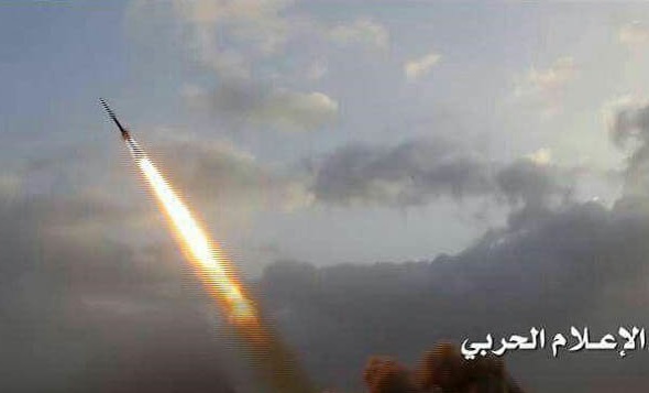 القوة الصاروخية اليمنية تقصف مصفاة أرامكو ومصانع البتروكيماويات في جيزان