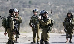 Israeli Forces Kidnaps Several Palestinians from W. Bank Homes
