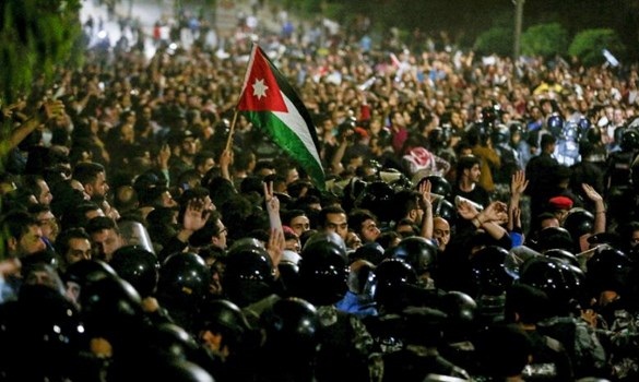 Jordan: Protests Continue despite Premier's Resignation