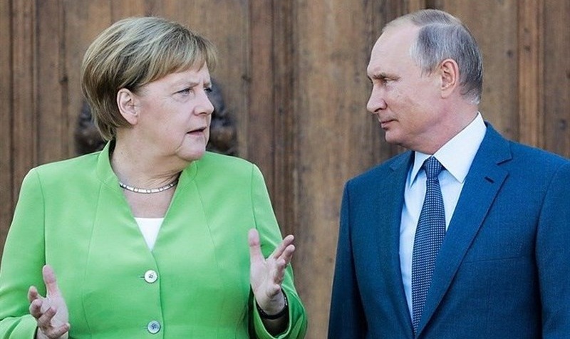 No Agreements at Merkel, Putin Meeting near Berlin
