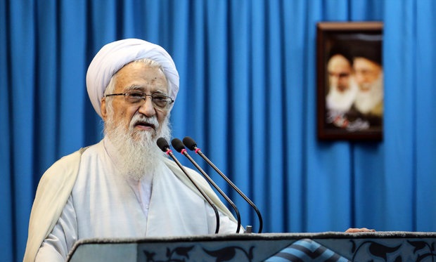 Senior cleric warns US, Israel of moving against Iran