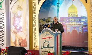 Gen. Soleimani Cautions Pakistan to Stop Terrorists along Borders with Iran