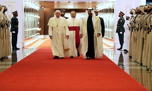 Pope Arrives in UAE, Condemns Saudi War on Yemen