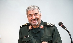 Commander Thanks Iranian MPs for Supporting IRGC against US