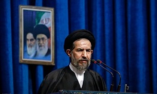 Senior cleric urges for oil-free economy; stresses Iran’s readiness to confront any aggression