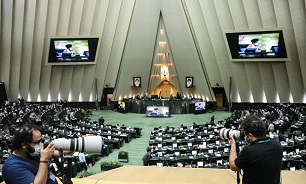 Iran not dealing passively with West on its intl. rights