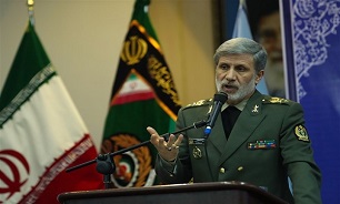 Defense Minister Vows More Aid to Flood-Hit People in SE Iran