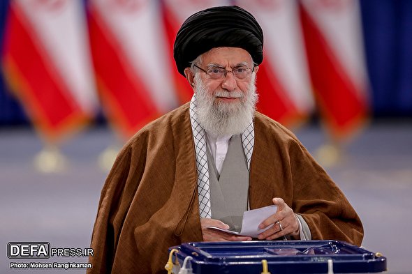 Iran Parliamentary Elections Kick Off, Leader Casts Vote in Early Minutes