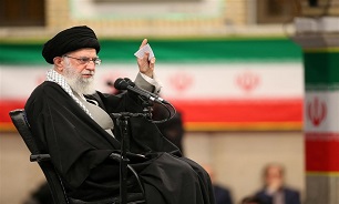 Iran to Assist Any Nation, Group Opposing Zionist Regime: Leader