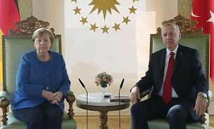 Erdogan Tells Merkel European States Should Be Fair in E.Med