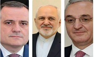 Zarif Urges Azerbaijan, Armenia to Cease Hostilities, Hold Talks