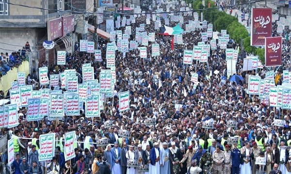 Yemenis mark Ashura with massive rallies