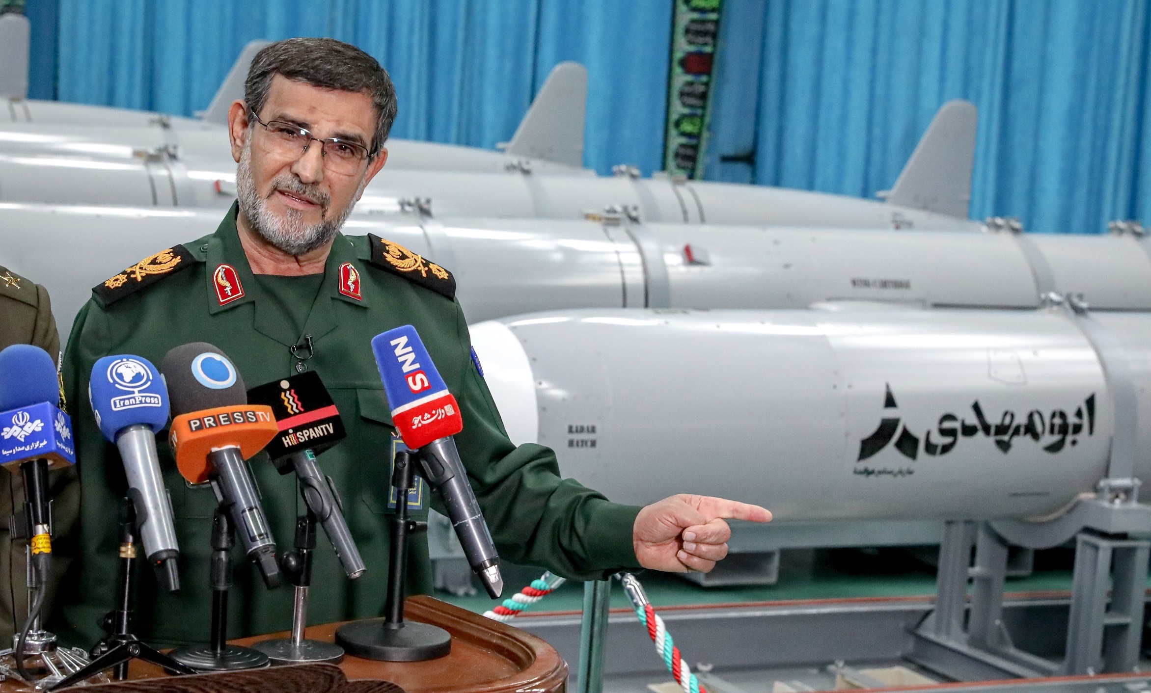سردار تنگسیری: قابلیت موشک ابومهدی در دور زدن اهداف/ این موشک می‌تواند دشمن را از سواحل ما دور کند